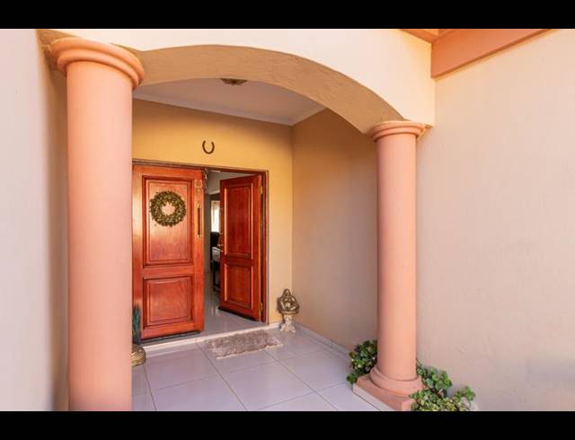 4 BEDROOM HOUSE FOR SALE IN RUIMSIG